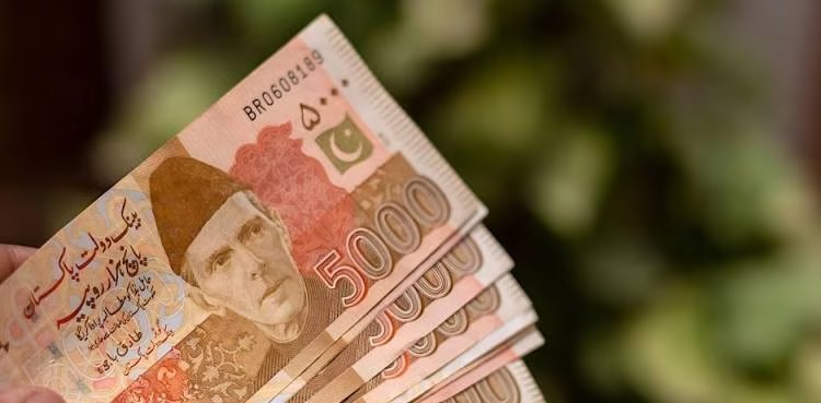 Bank ATMs dispensing counterfeit Rs5,000 notes, says Senate panel