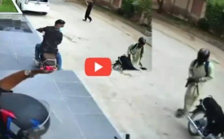 Karachi: CCTV video shows student robbed at gunpoint outside home