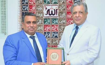 Pakistan offers Bangladesh cooperation on legal reforms and digital justice