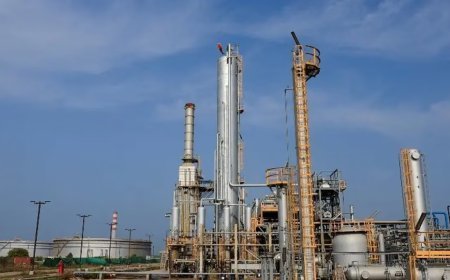 Pakistan moves to upgrade all oil refineries, agreements expected next month