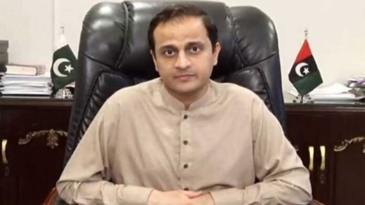 Mayor Karachi takes notice of theft of steel bars from Nazimabad underpass