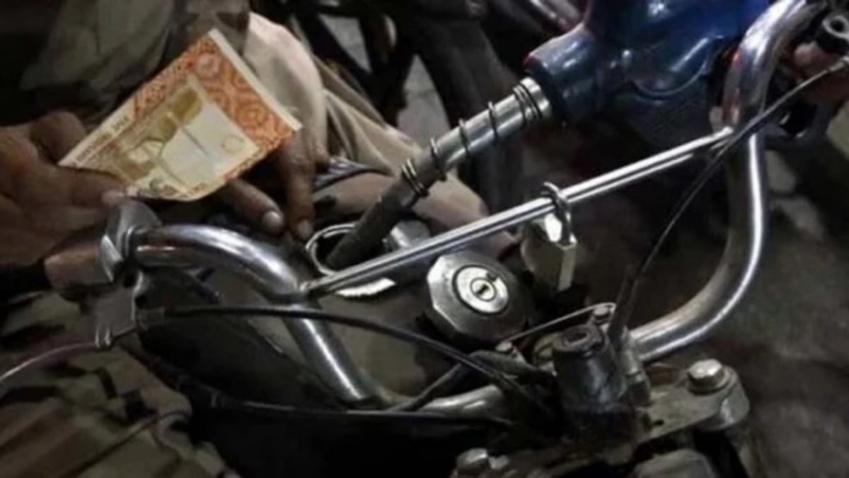 Petrol price relief extended to 20-year-old bikes, rickshaws