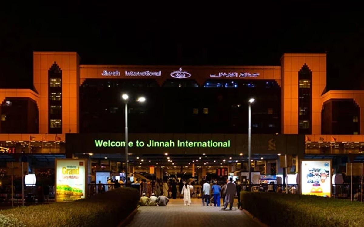 Karachi airport: 25 hotels, restaurants, marriage halls under scrutiny over bird strikes