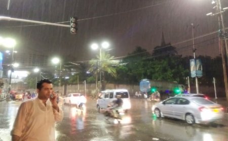 Karachi may receive light rain as hot and humid weather persists